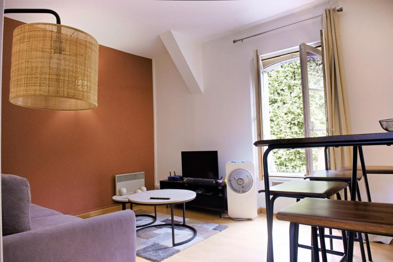 Appartement Ancienne Annonce à Blois Extérieur photo